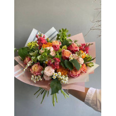 PEACH ROSES IN BOX